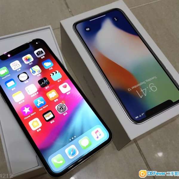 98%新 銀白色 香港行貨  iPhone X  64GB  有保到 27/6/2019