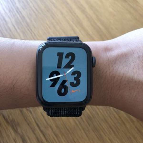 Apple Watch 4 44mm GPS + Cel Nike+ 太空灰尼龍 with Apple care