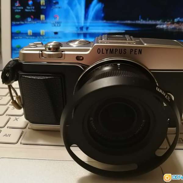 Sell 99% New Olympus E-p5 Body only, 行