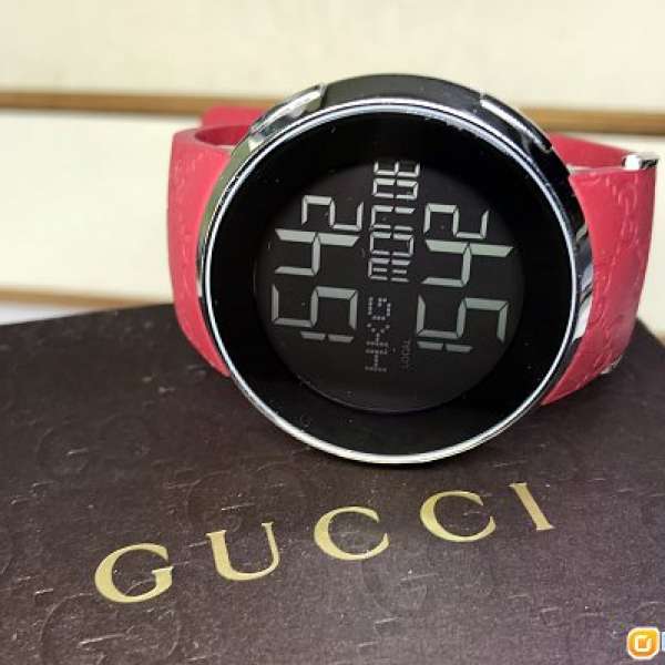 Gucci digital i watch 紅膠帶 YA114212