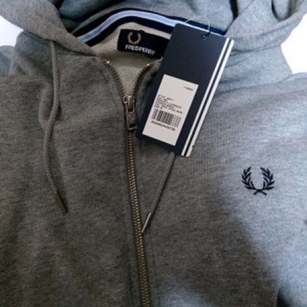 Fred Perry 灰色有帽外套