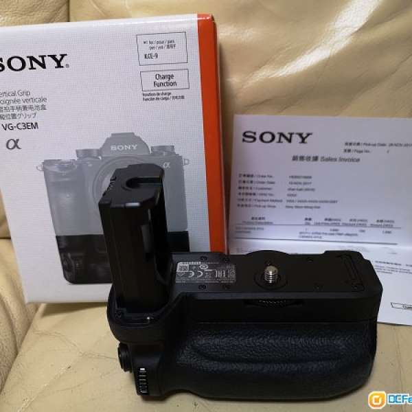 行貨sony VG-C3EM 直倒電池手柄 A73 A7r3