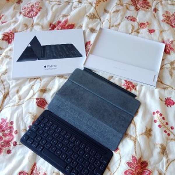 Apple official Smart Keyboard for iPad Pro 9.7 inch