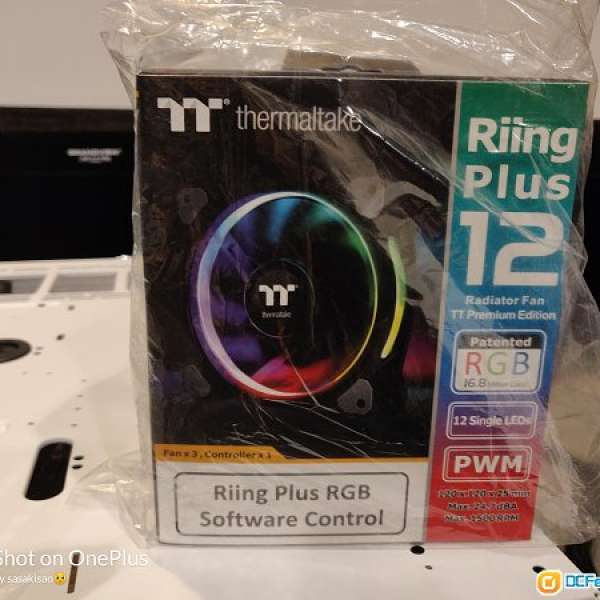 Thermaltake Riing Plus 12 LED RGB水冷排風扇TT Premium頂級版 (三風扇包裝)
