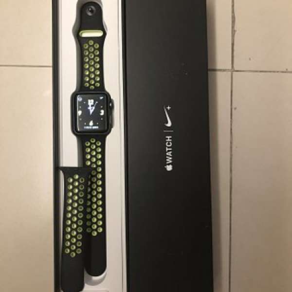 Apple Watch Series 2 Nike 42mm black （有保養）