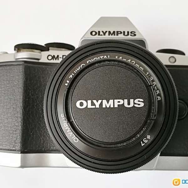 1200元 99.99%新 Olympus OM-D E-M10相機