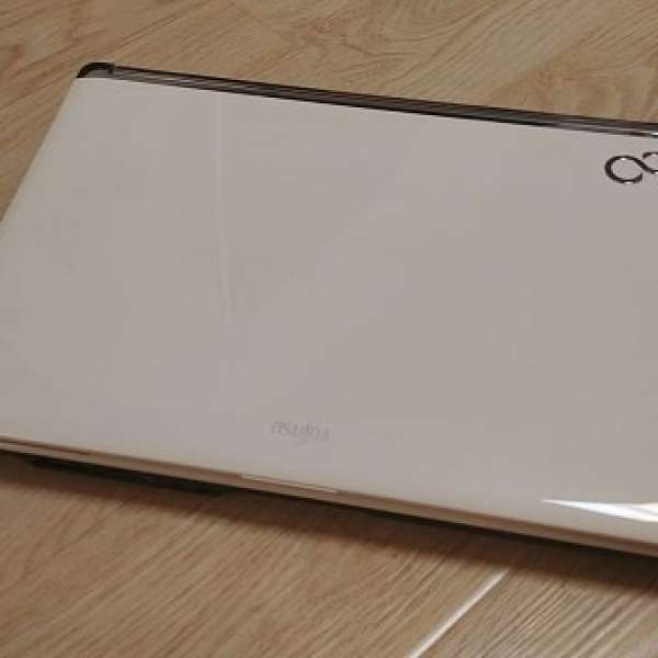 Fujitsu Liftbook LH770 i3 手提電腦