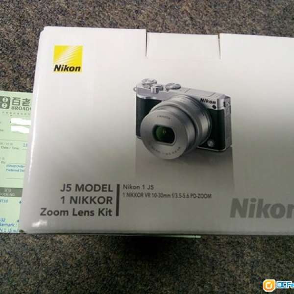 全新行貨 Nikon 1 J5 連 10-30mm VR  鏡頭