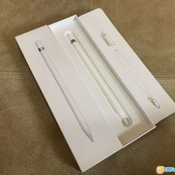 轉讓 Apple Pencil 99%新淨冇花齊配件，旺角交收 (已經過了保養期)