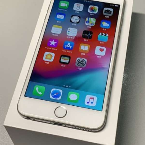 Apple iPhone 6 Plus 64GB Silver 香港行貨  電池100% (之前Apple換了電)！