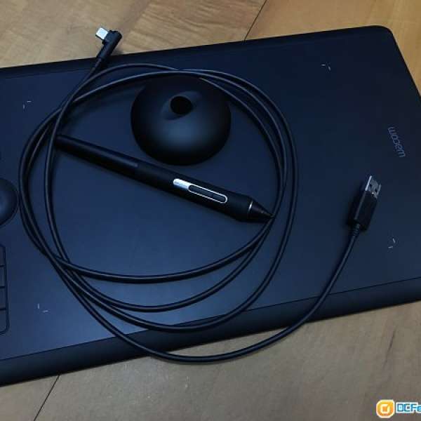 90% new Wacom Intuos Pro M PTH-660