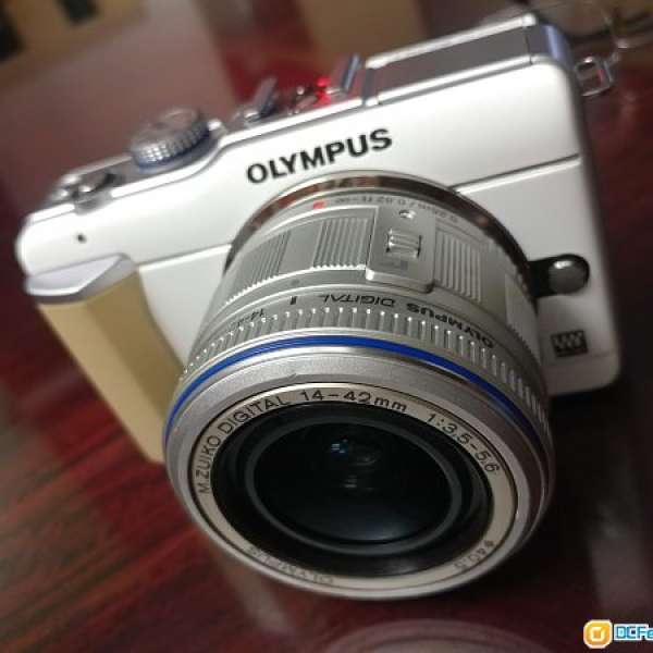 OLYMPUS E-PL1（白色）