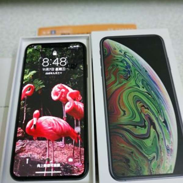 99.999%new iphone xs max 黑色256gb跟大行單齊配件有2年保養。.