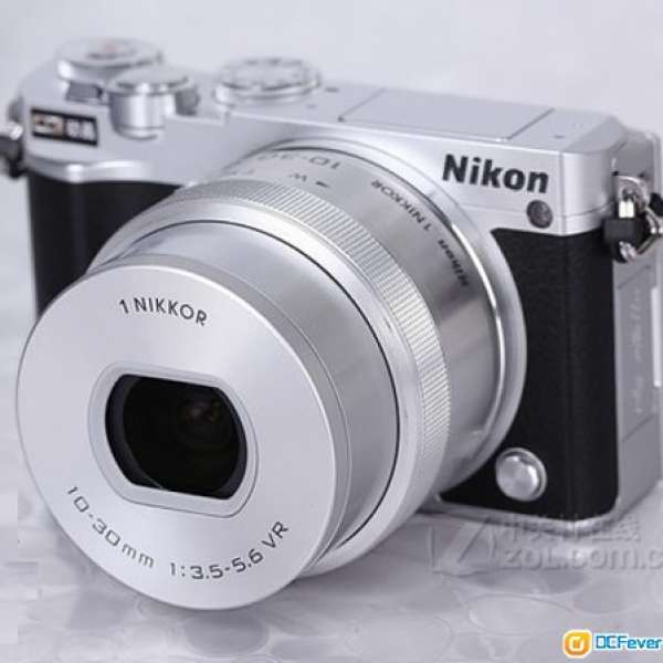 出售物品: 全新 Nikon1 J5 VR 10-30mm f/3.5-5.6 zoom lens kit (SILVER)