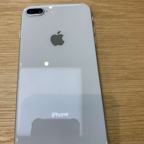 出售 99% 新 iPhone 8 Plus 銀色 電池效能 100% 豐澤延長保至 2019年 10月