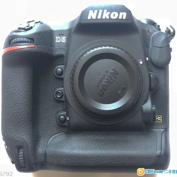 99%新行貨3個月機有保Nikon D5 CF版 3粒EL18b電，快門178，最頂級128GB CF卡 328 ED...