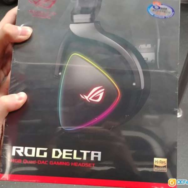 Asus華碩ROG Delta耳機