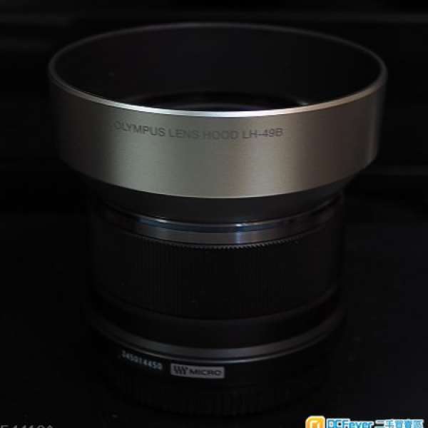 Olympus 25mm 1.8 lens hood