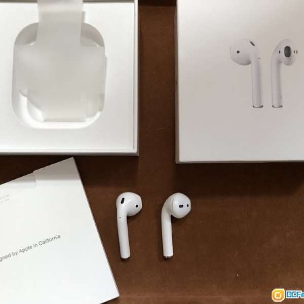 AirPod ***只有***左右耳