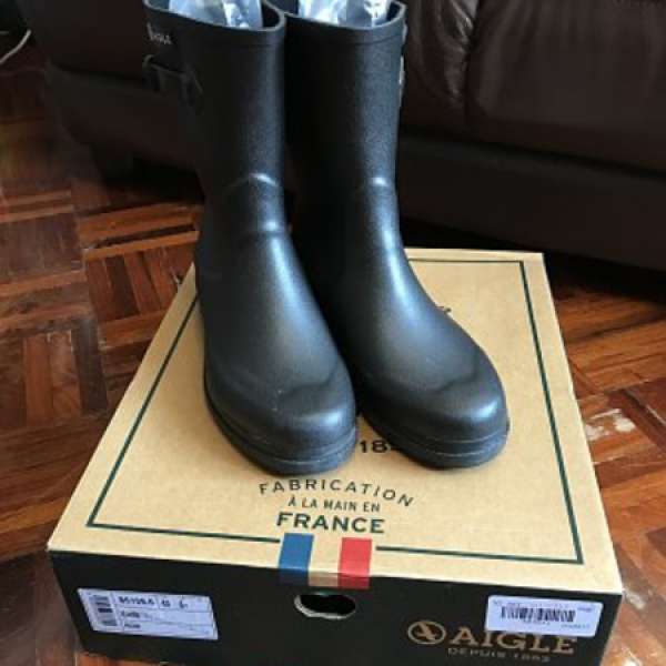 95% New AIGLE Rain boots MEN BLACK SIZE 40 香港專店買 hunter gucci prada