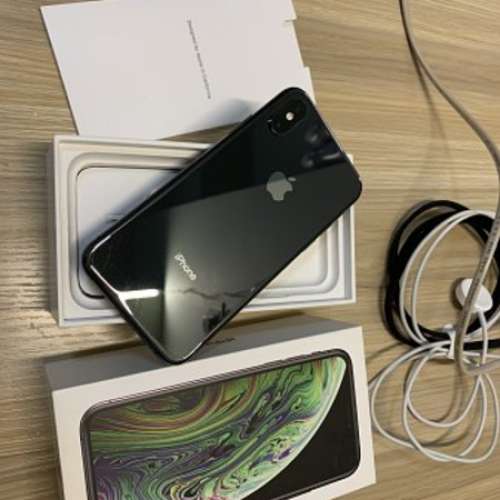 90% new iPhone XS, black, 64gb