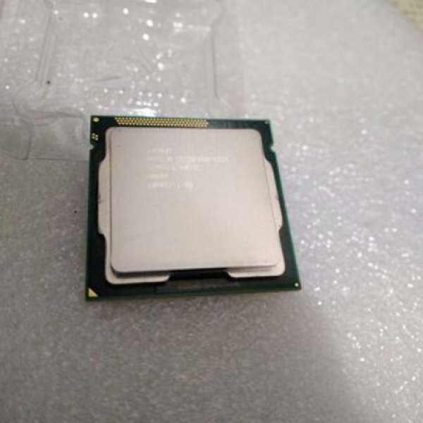 正常 Intel G530 1155 CPU 跟原裝散熱器
