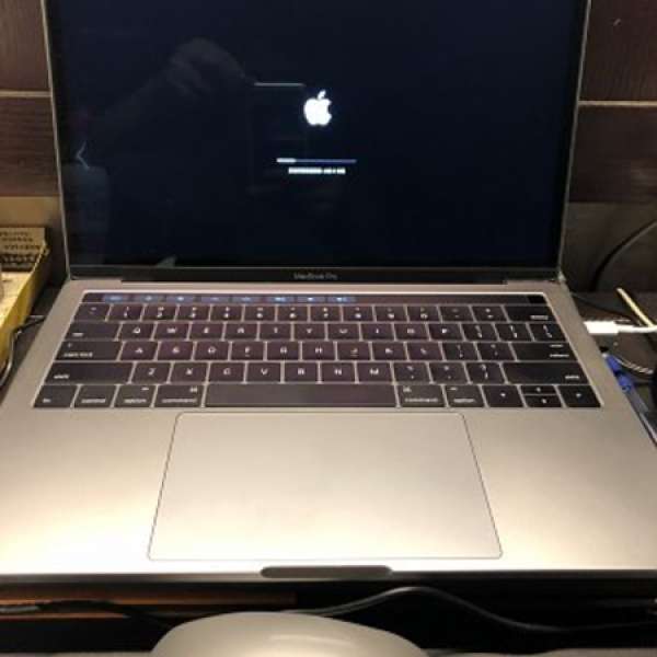 2016年 13" Macbook Pro Retina 256gb 8gb ram Touch bar版太空灰