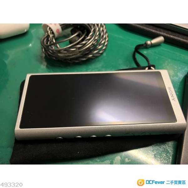 Sony ZX300 silver 香港行貨