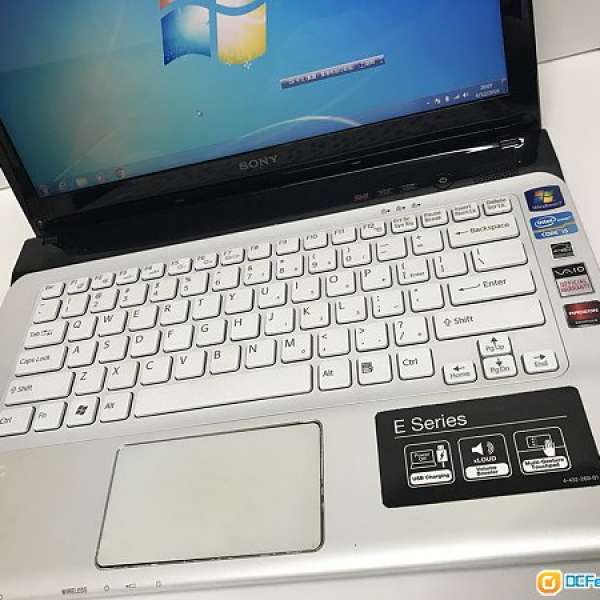 Sony VAIO SVE14115FGW laptop，i5，8GB，500GB，獨立顯示卡