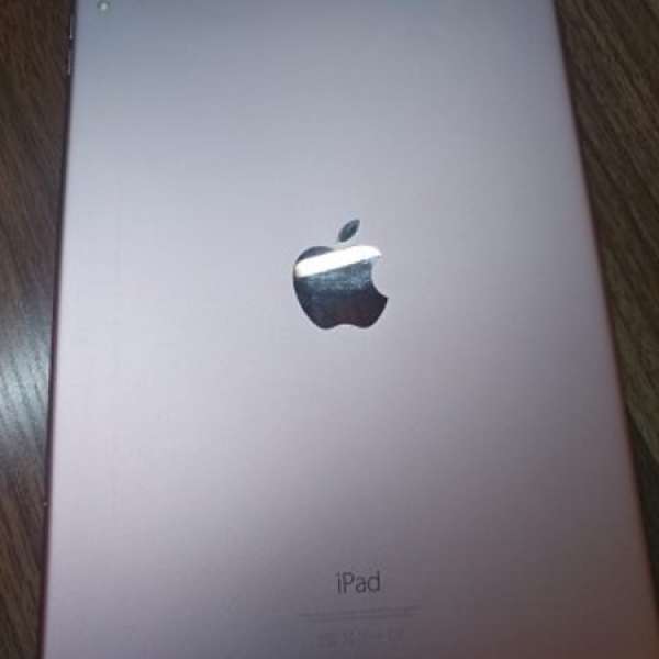 iPad Pro 9.7 32GB , 粉色, LTE 99新 有保養