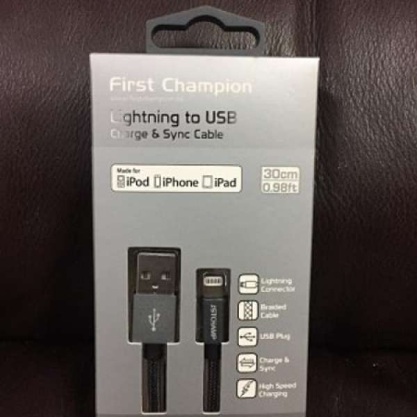 全新 100 % New Lightning to USB Cable made for iphone ipad ipod 30 cm