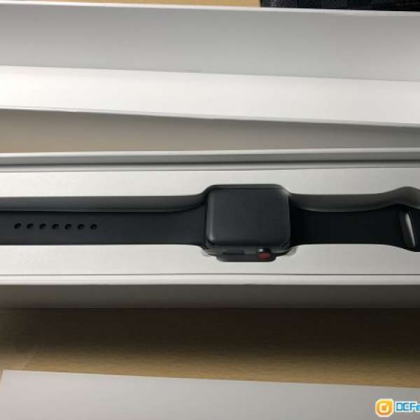 99% new Apple Watch S3 Black 42mm (GPS+ 4G LTE) 2月10日購買