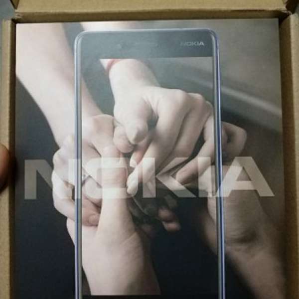 出售99.9%新Nokia 8藍色