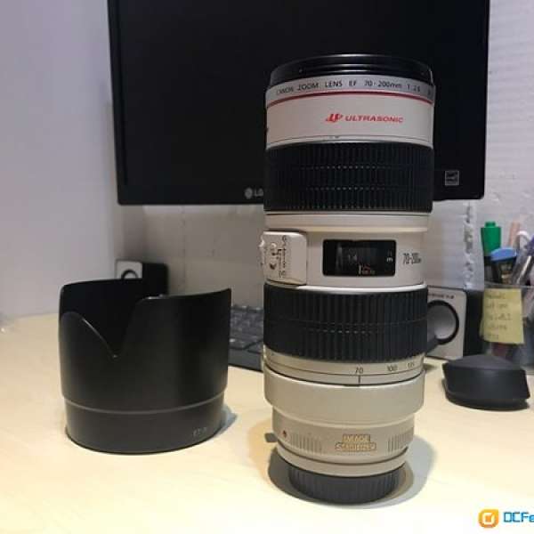 Canon 70-200 f2.8 IS version 1
