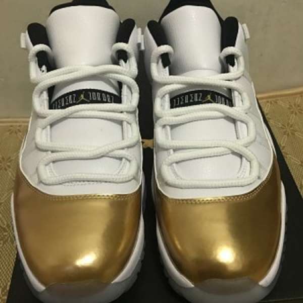 Air Jordan 11 Low Metallic Gold