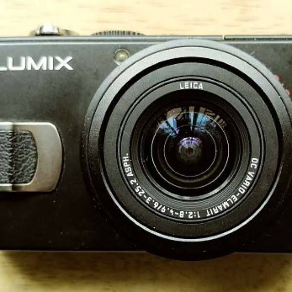 PANASONIC LUMIX DMC-LX2 - Leica DC Vario-Elmarit