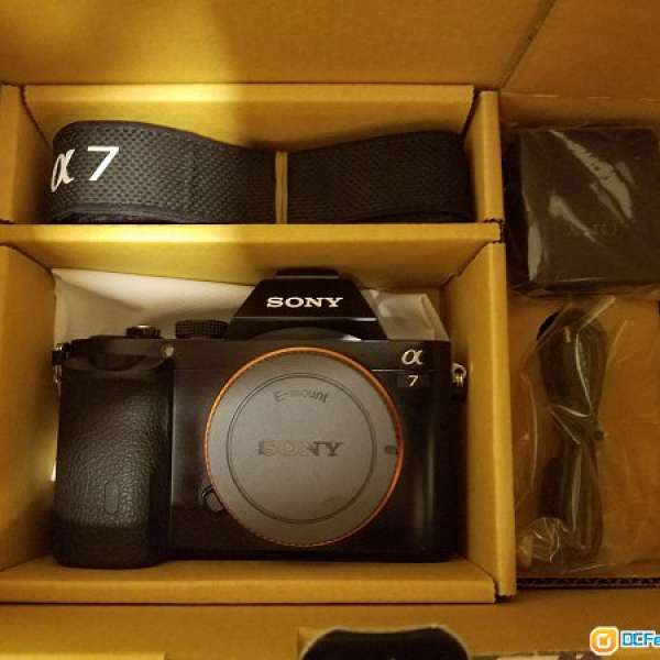 Sony A7 Body  ILCE-7 有單連盒及所有跟機配件