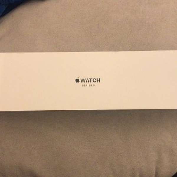 全新 42mm apple watch series 3 GPS