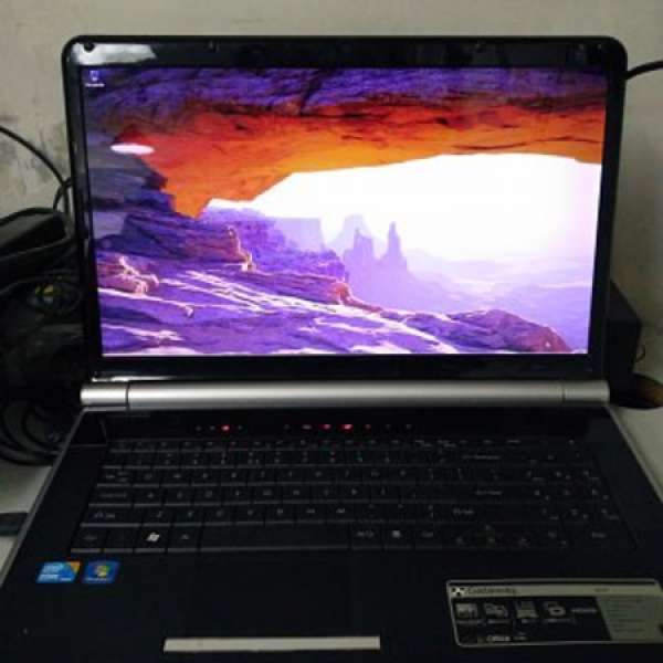 Gateway laptop 17.3" , i3core , 8gb ram, 70G HD