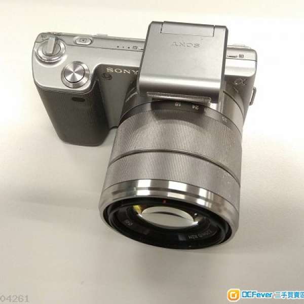 Sony 銀色 NEX-5 連 18-55mm OSS Kit Set - 百老匯 行貨，送 副廠電