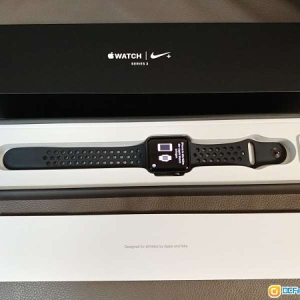 99% 新行貨 apple watch series 3 42mm GPS nike black
