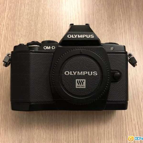 Olympus OMD EM5 Black body，90% New, 有盒，齊配件，長放防潮箱