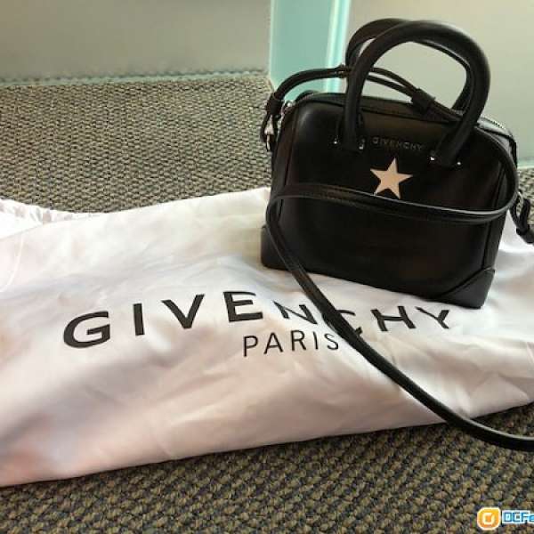 Givenchy  女裝手挽袋 ( Not Gucci, Prada, LV )