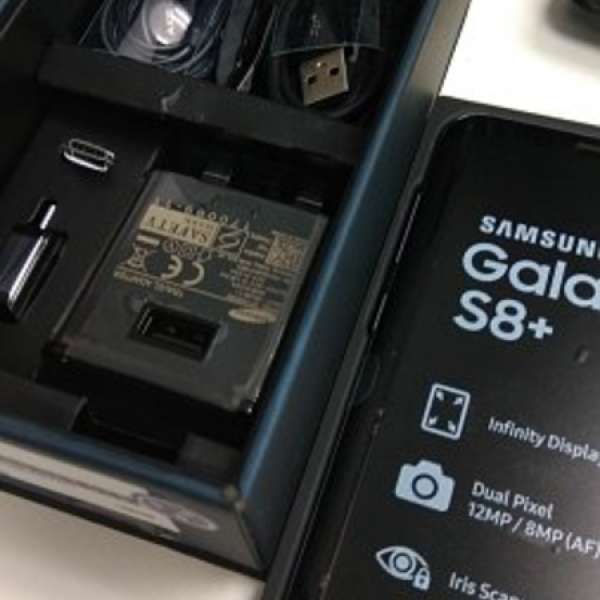 Samsung s8 plus (只盒+全新原廠跟機配件)有AKG耳筒