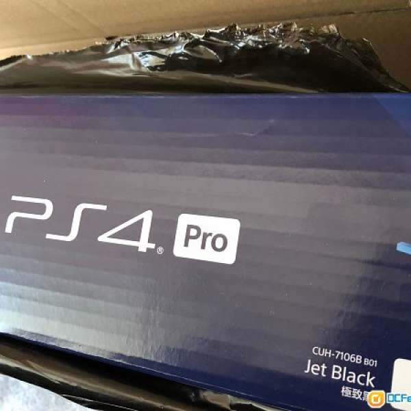 全新行貨PS4 PRO + 三合一GAME + 3個月會籍