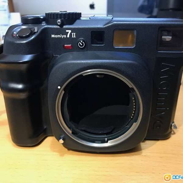 Mamiya 7 II, Medium Format Rangefinder body + lens (50mm, 80mm 150mm)
