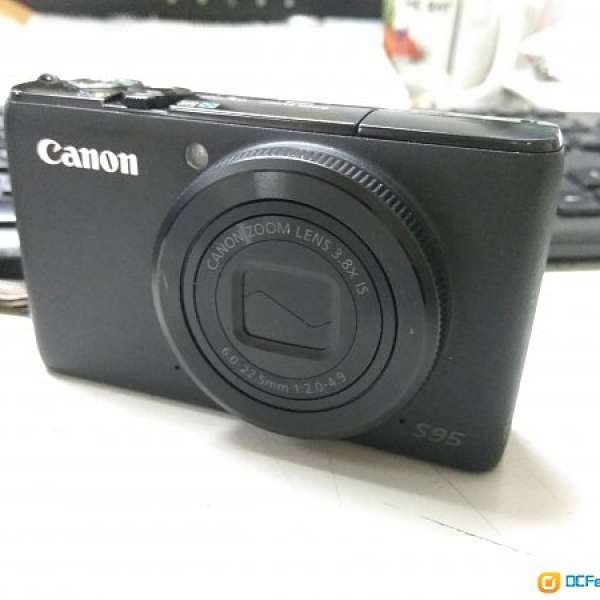 Canon S95