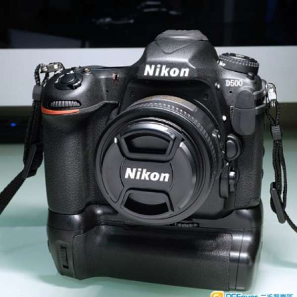 Nikon D500 with DX 35mm f/1.8G + 副廠直度手柄