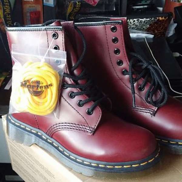 100% real & new Dr Marten 1460  US5