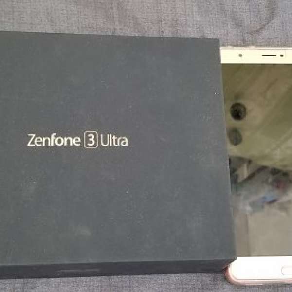 ASUS華碩Zenfone 3 Ultra 港行 有保養 跟6個手機殼(3個全新)